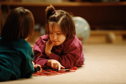 如何教孩子下跳棋 家长要明确5点方法